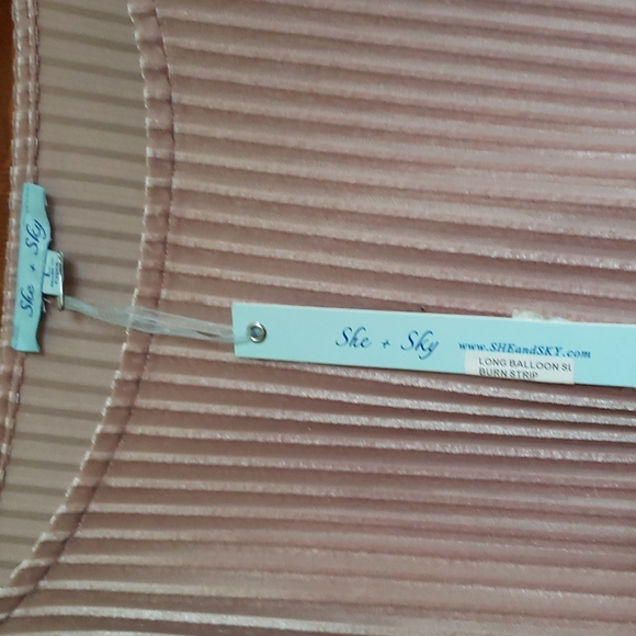 SHE & SKY Beautiful Blouson Style Top Sz. L - Picture 2 of 16